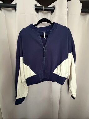 Fabletics Navy Blue & Cream Colorblock Full-Zip Jacket